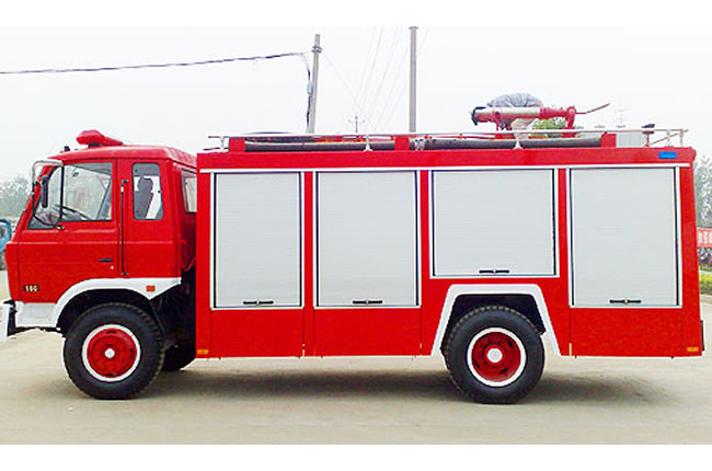 東風(fēng)145單排水罐消防車