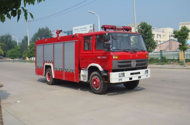 東風(fēng)6-8泡沫消防車