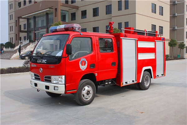 東風(fēng)銳玲2-3方小型水罐消防車