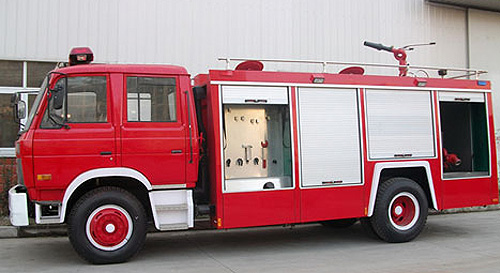 東風(fēng)153水罐消防車側(cè)面展示圖片